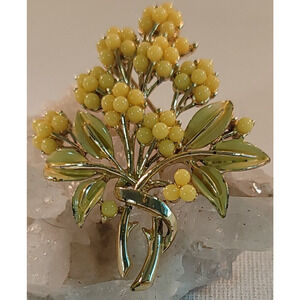 Vintage Brooch Pin Coro Yellow Enamel & Flower Bouquet Spray Gold Tone